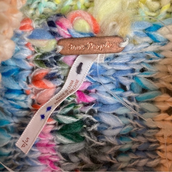 Free People Burst Your Bubble Turtleneck Sweater NWT S 💥💥💥🌟 - Picture 4 of 10